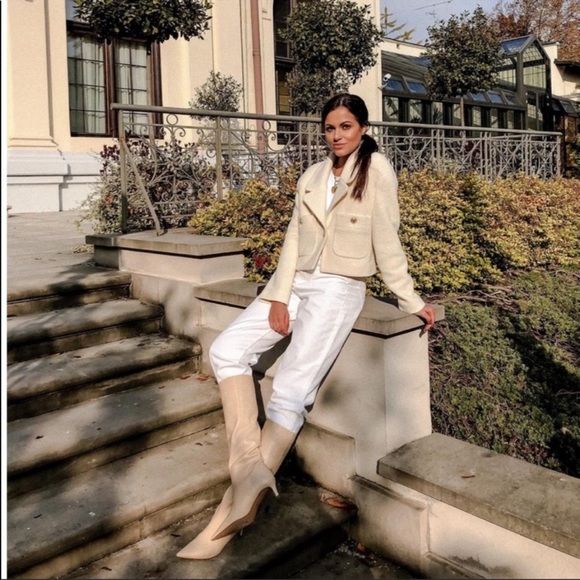 Zara Cream Wool Blend Texture Weave Gold Metallic Button Detail Crop Blazer - Picture 8 of 16